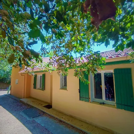 Domaine Les Tourtines 28 Personnes Avec Piscines Privees